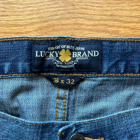 Lucky brand Men’s 410 athletic fit - Picture 3 of 8